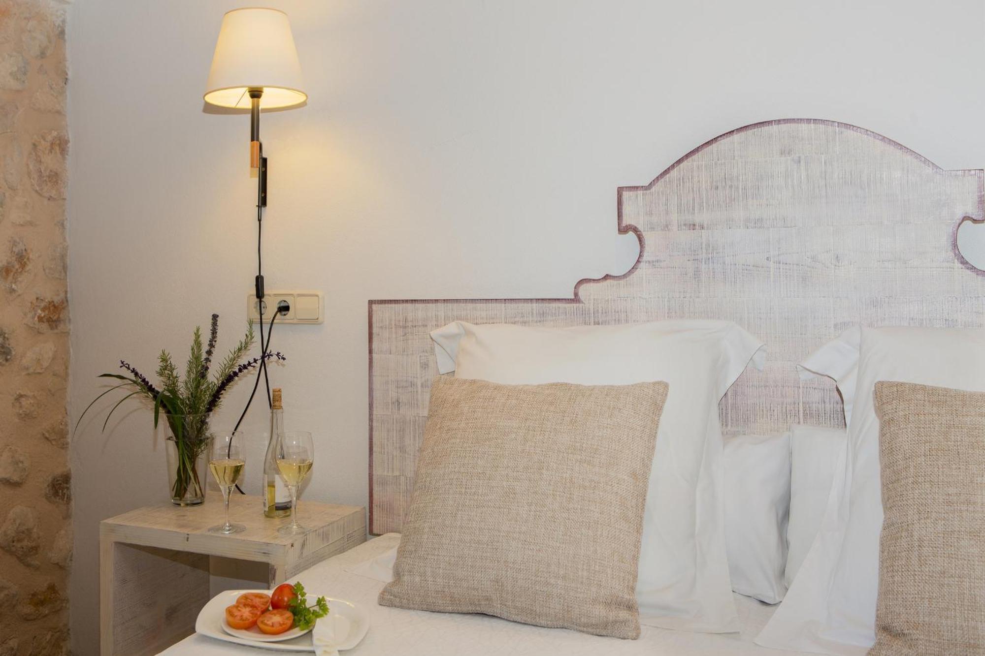 Monnaber Vell Hotel Campanet Room photo